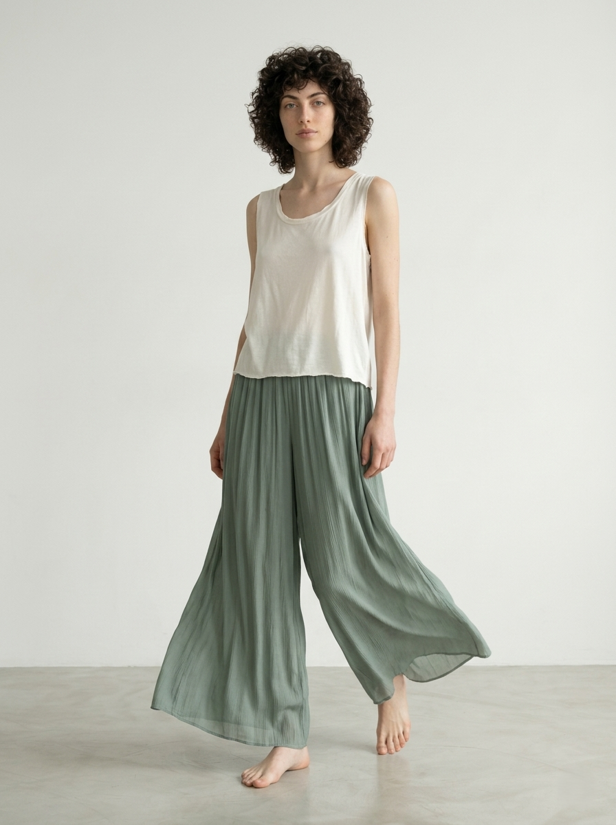 SLEEVELESS VISCOSE SATIN TOP