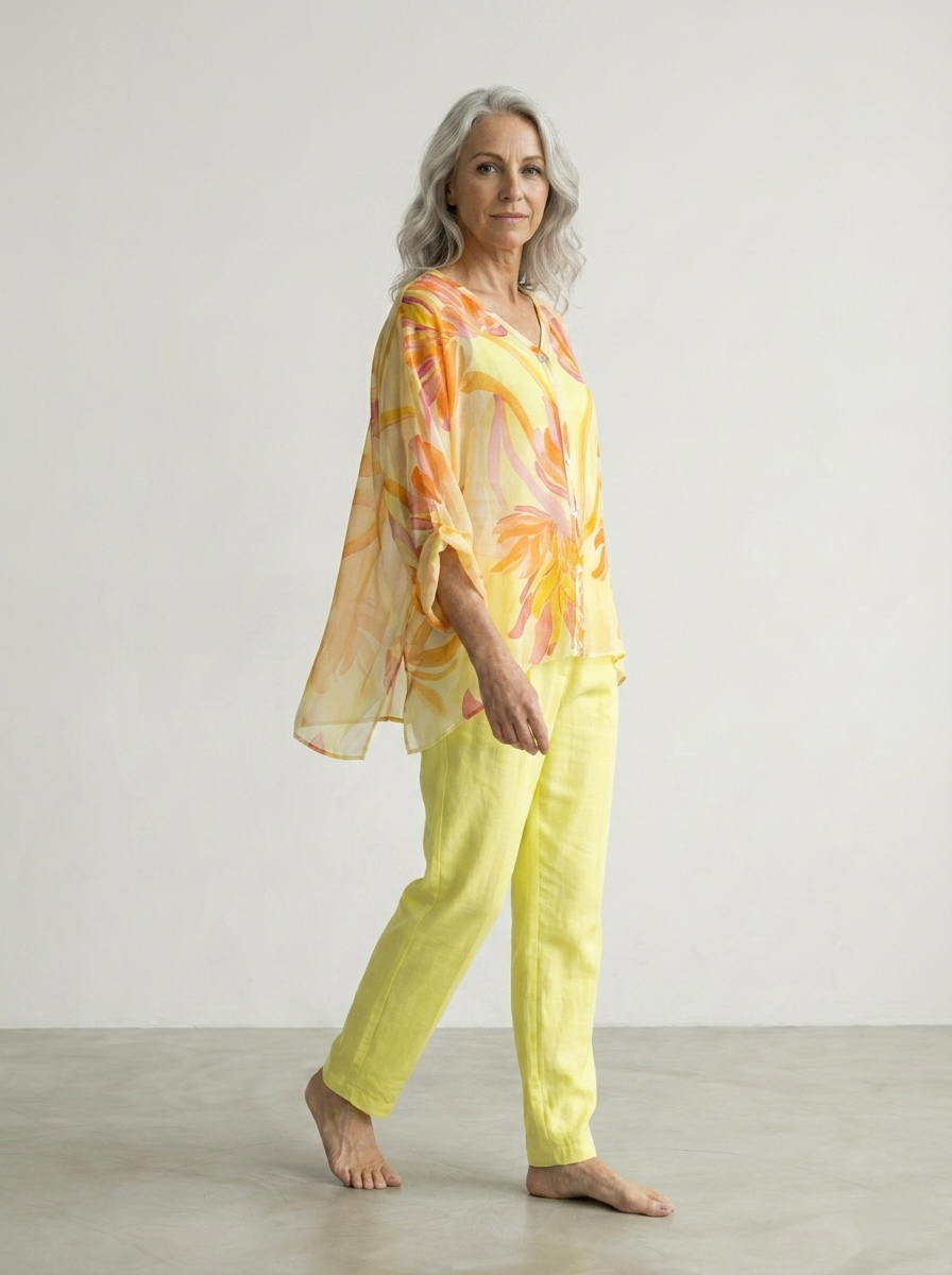 PRINTED BUTTON-FRONT TOP