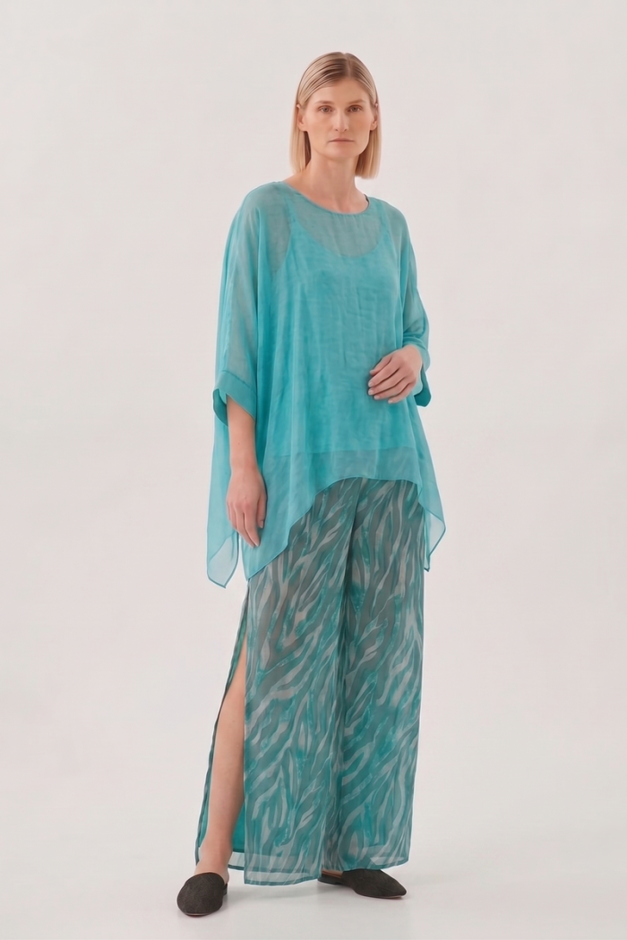 SHORT BATWING SILK TOP