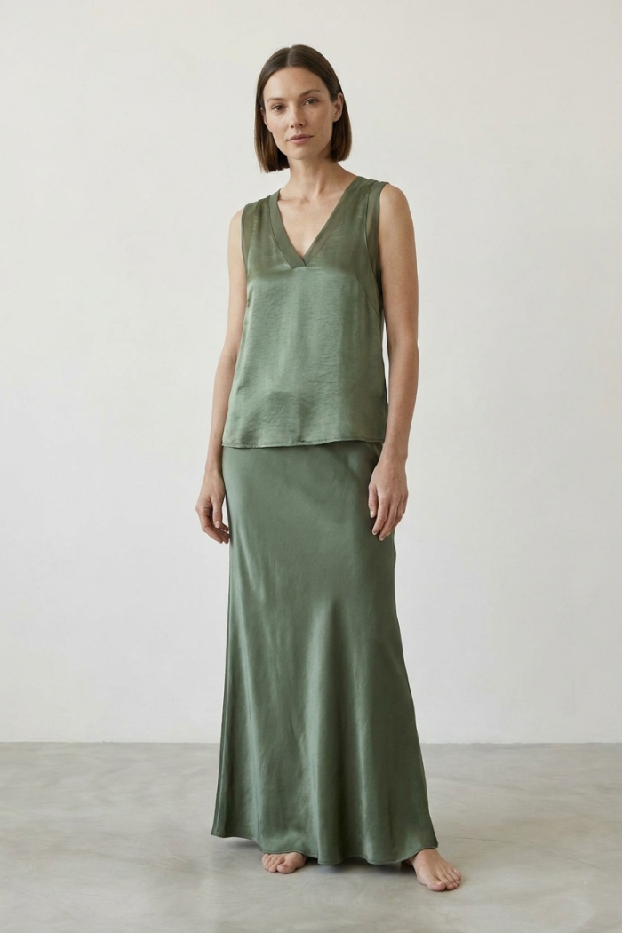 V-NECK SATIN TOP