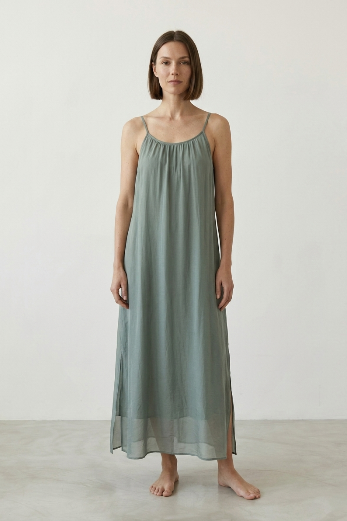 LONG SLEEVELESS SILK DRESS