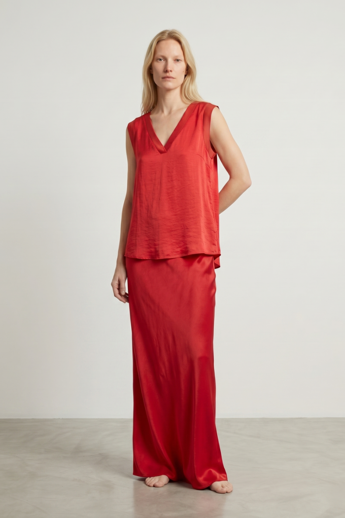 V-NECK SATIN TOP