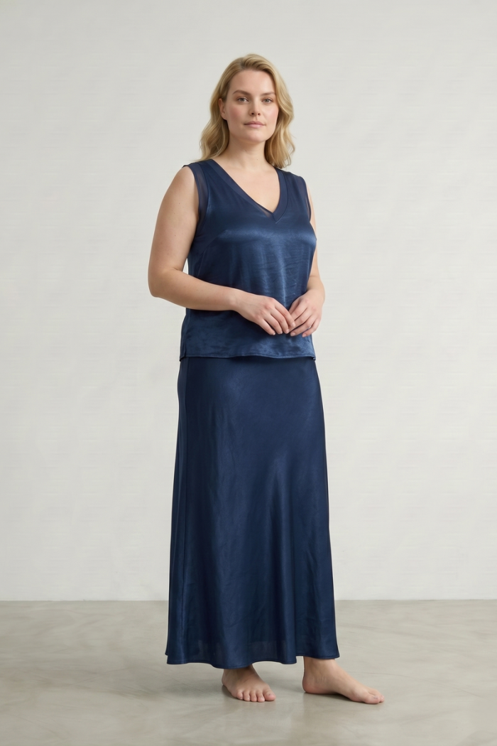 V-NECK SATIN TOP