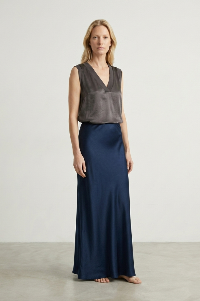 V-NECK SATIN TOP